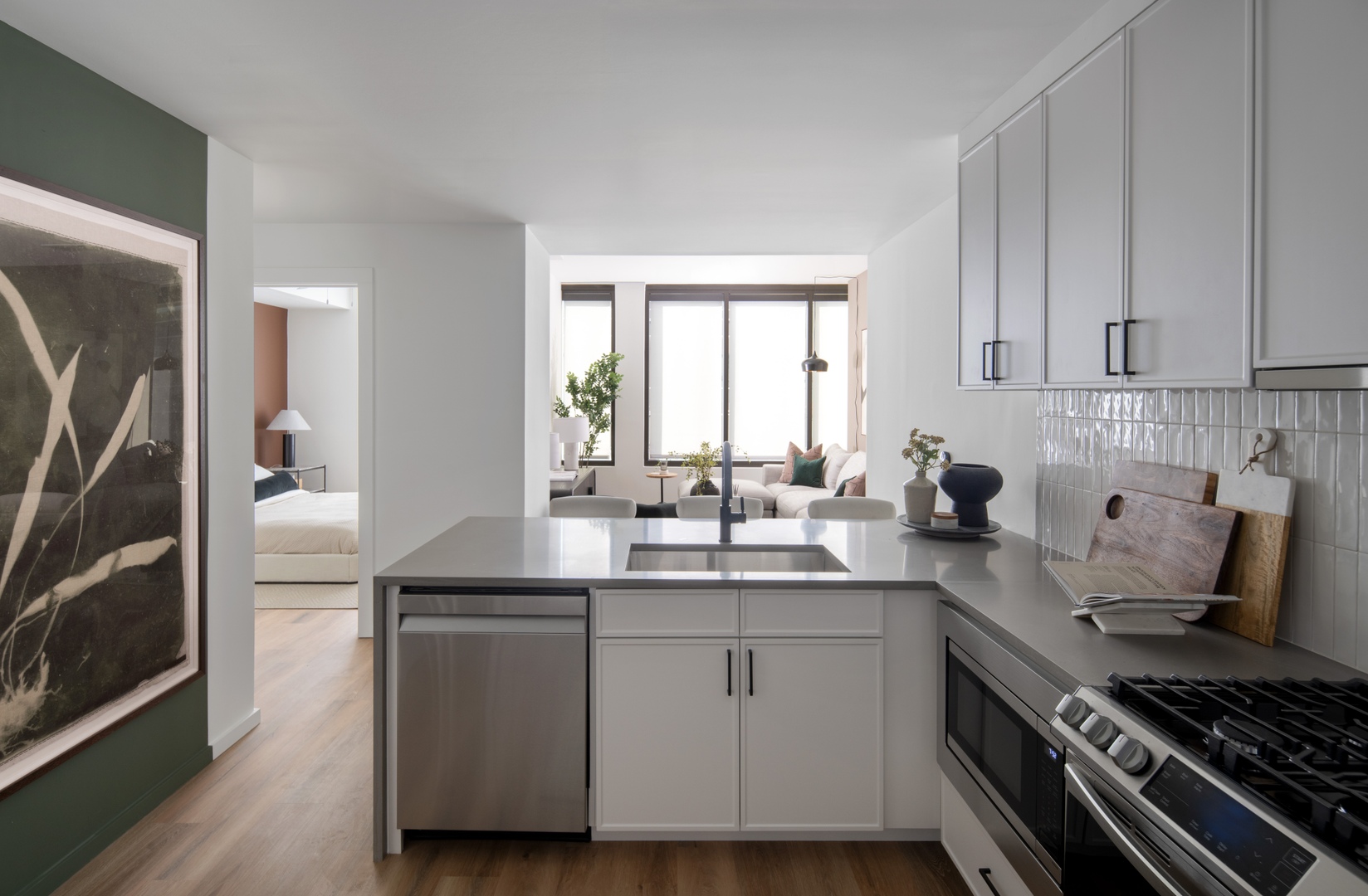 TheJuniper_LuxuryApartmentCommunity_Kitchen_MidtownGA