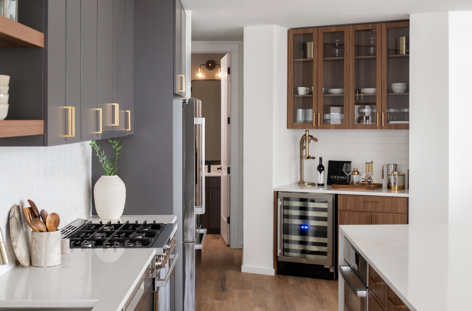 TheJuniper_LuxuryApartmentCommunity_Kitchen_MidtownGA