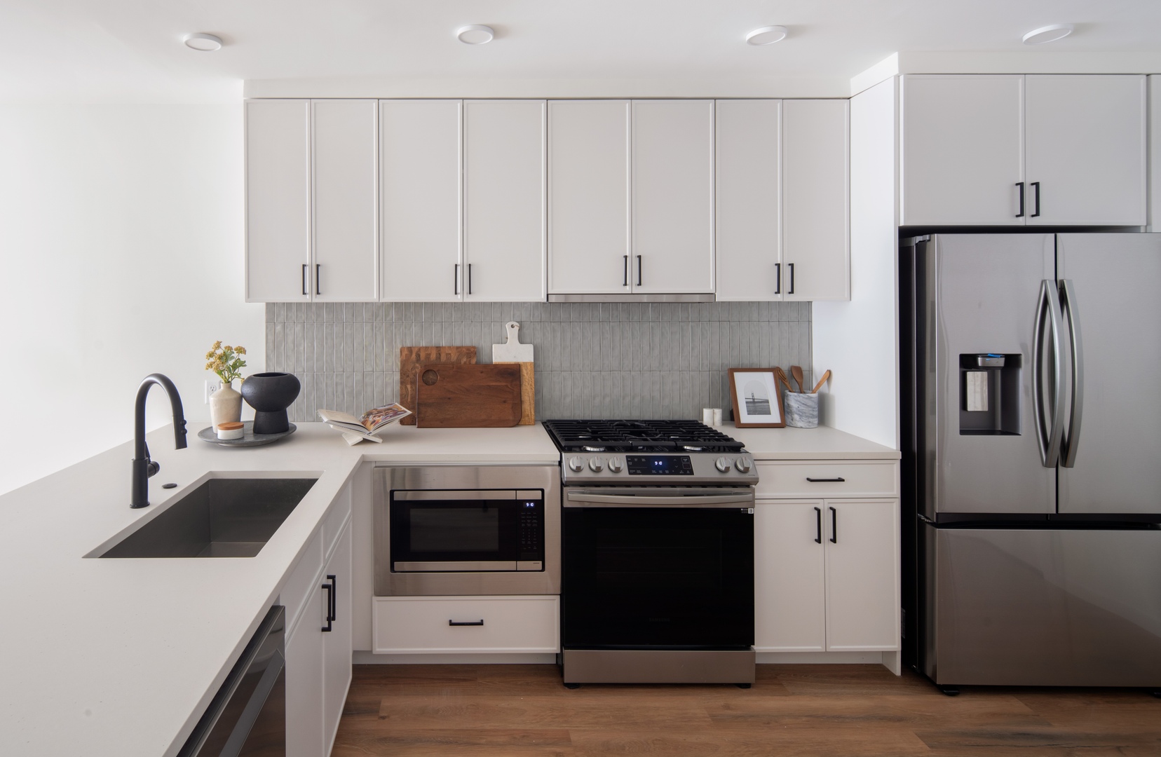TheJuniper_LuxuryApartmentCommunity_Kitchen_MidtownGA